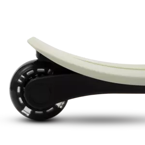 Детский трехколесный самокат Clear FIt Kids LB2002S-S с сиденьем белый